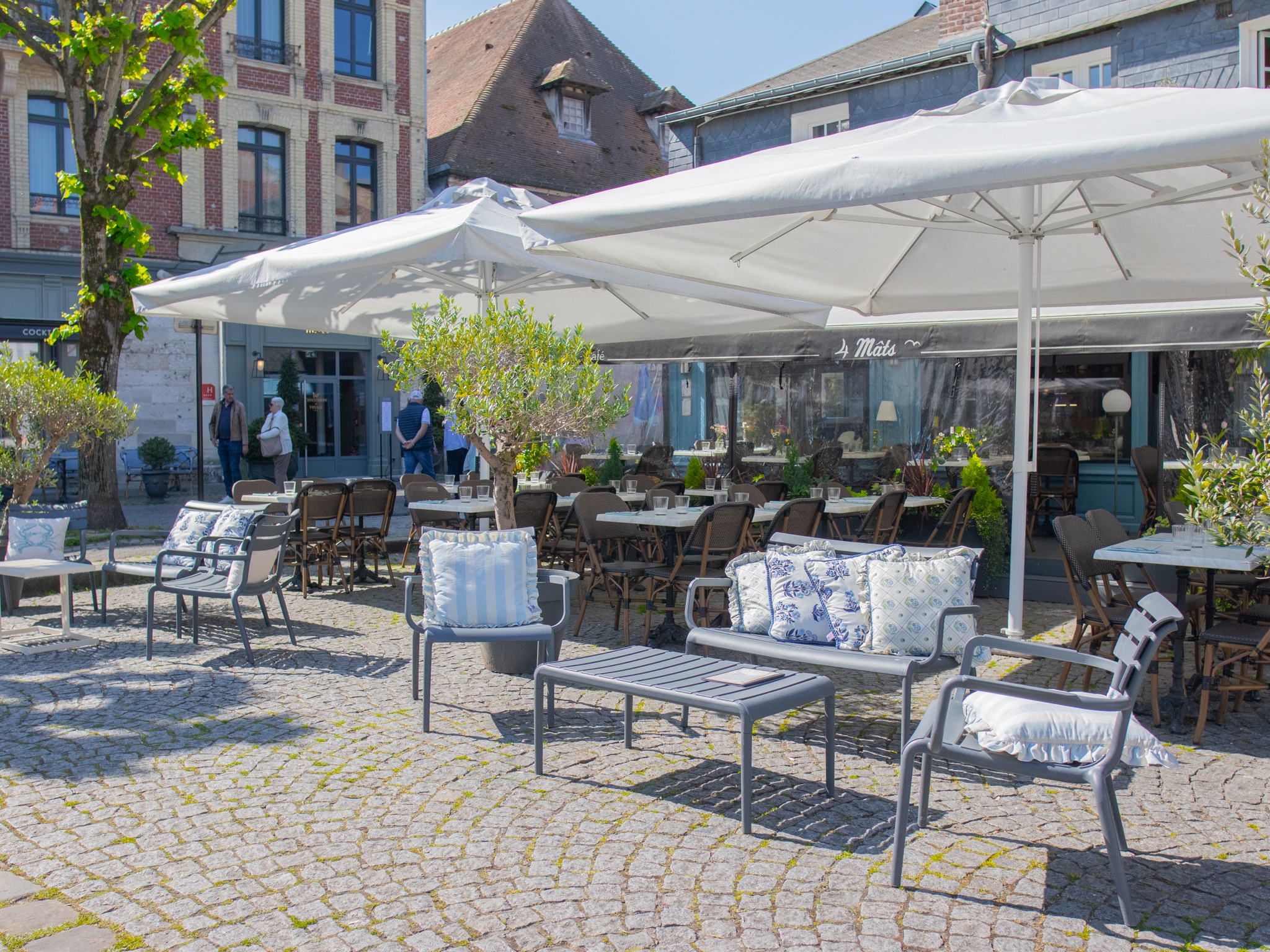 Façade du restaurant Les 4 Mâts à Honfleur